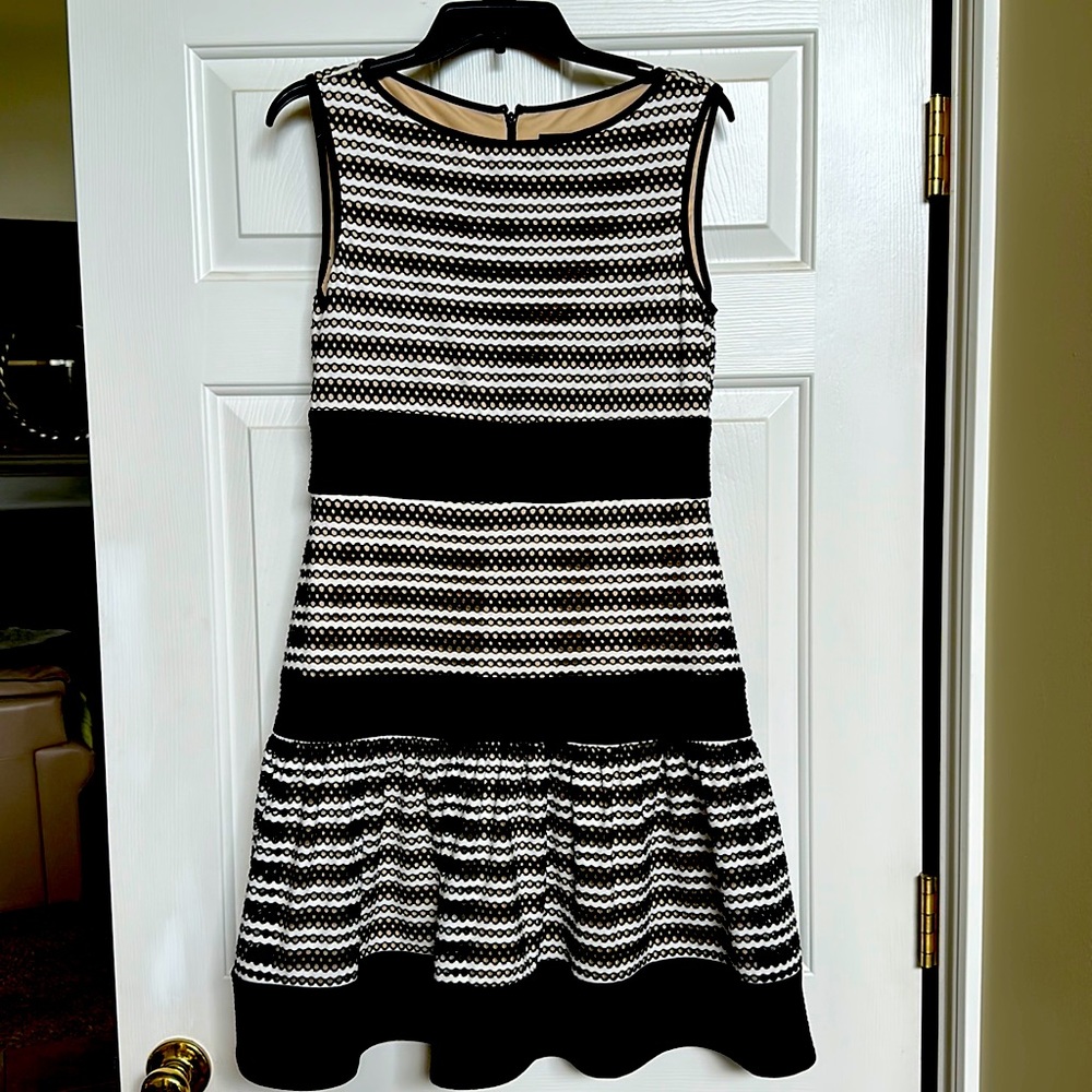 Just…Taylor size 8 sleeveless dress